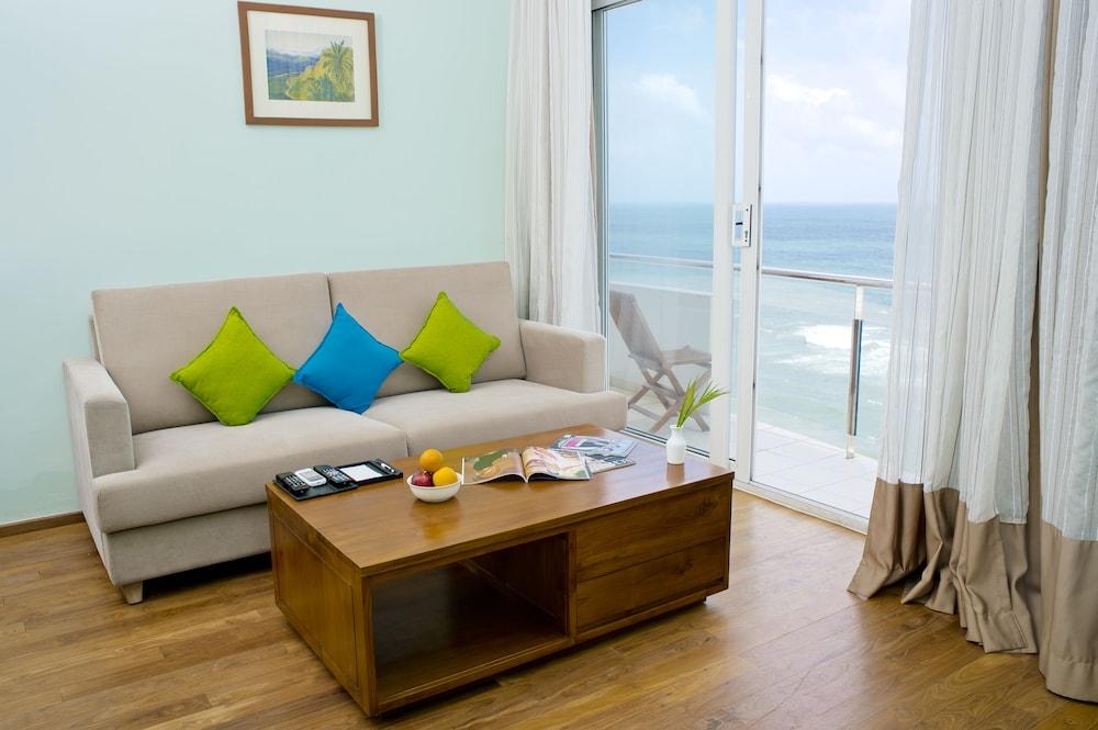 Ocean Edge Suites & Hotel Colombo Exterior foto