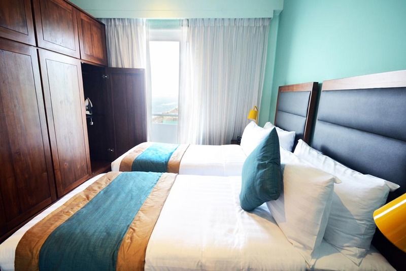 Ocean Edge Suites & Hotel Colombo Exterior foto