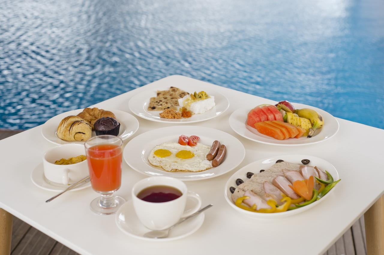 Ocean Edge Suites & Hotel Colombo Exterior foto