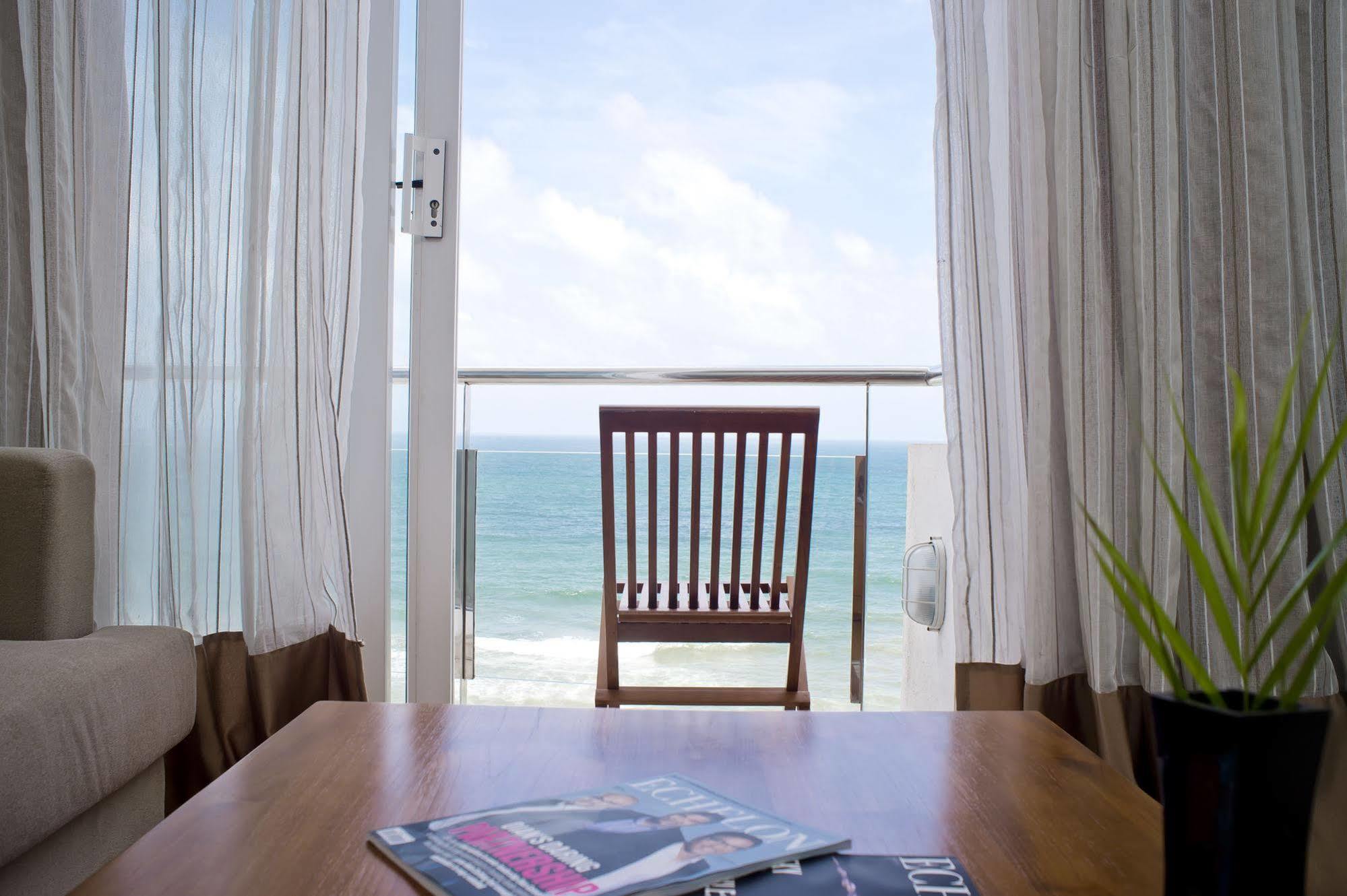 Ocean Edge Suites & Hotel Colombo Exterior foto